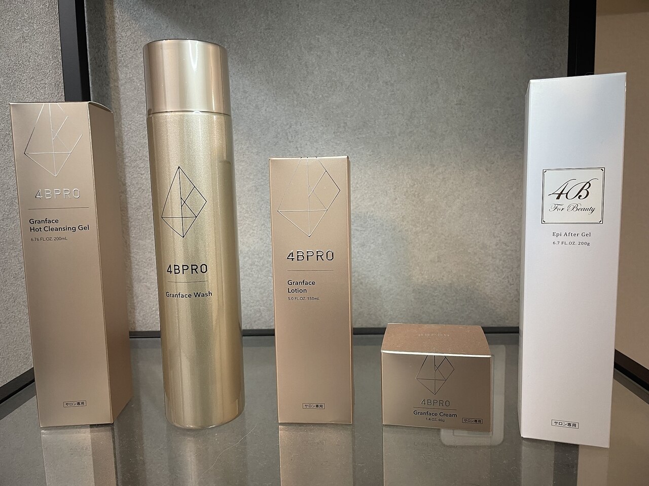 muerサロンのこだわり②サロン専売化粧品：4BPROのスキンケアラインを使用